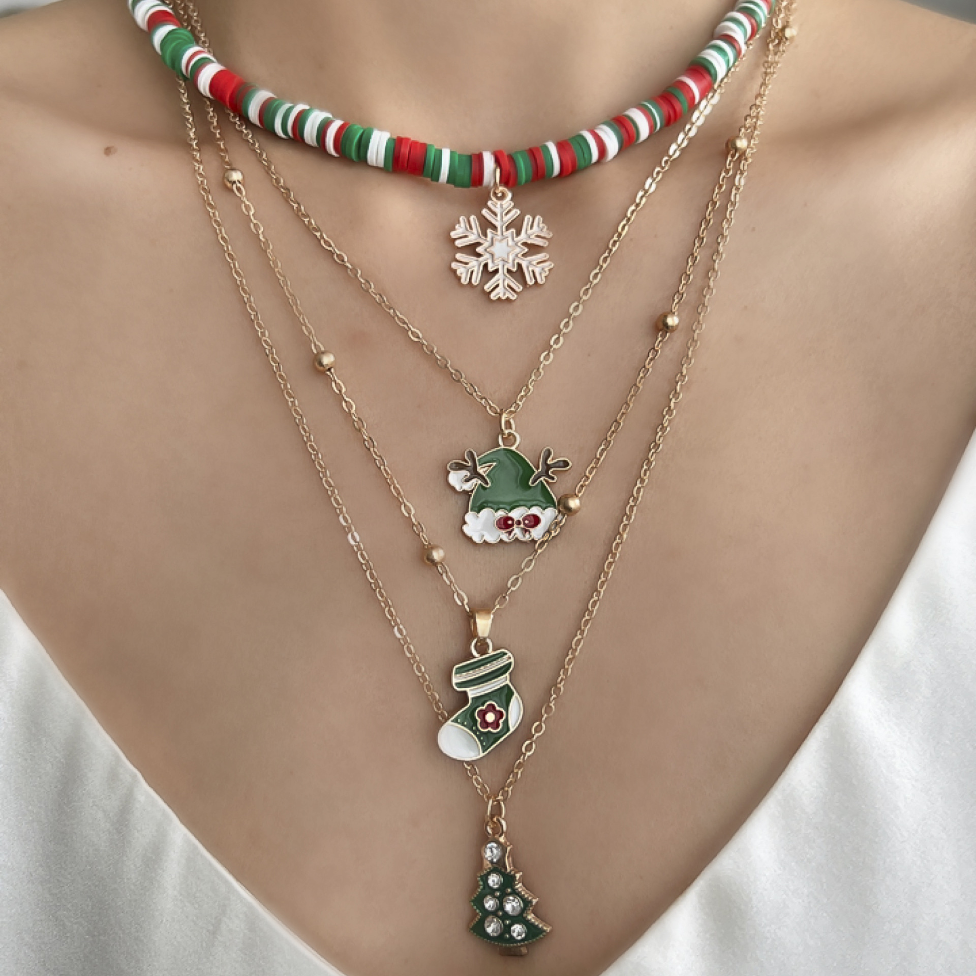 xmas chain necklace women 2025 trend vintage christmas
