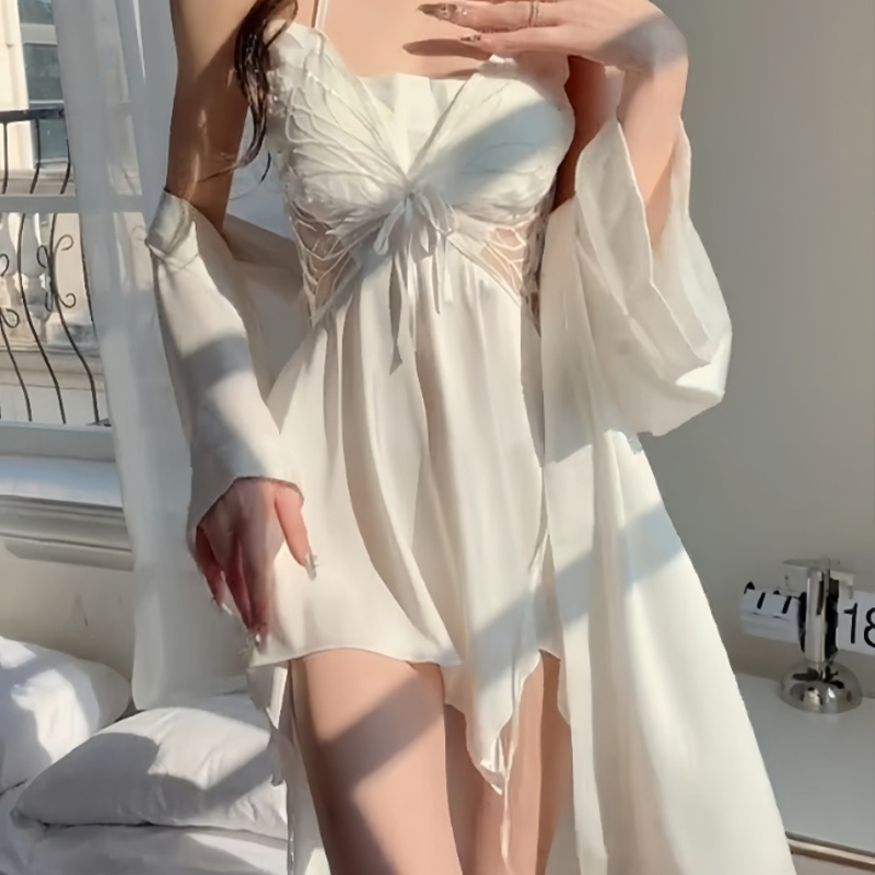 睡衣女性感新款床上战袍法式冰丝蕾丝带胸垫吊带纯欲露背情调睡裙使用感如何?