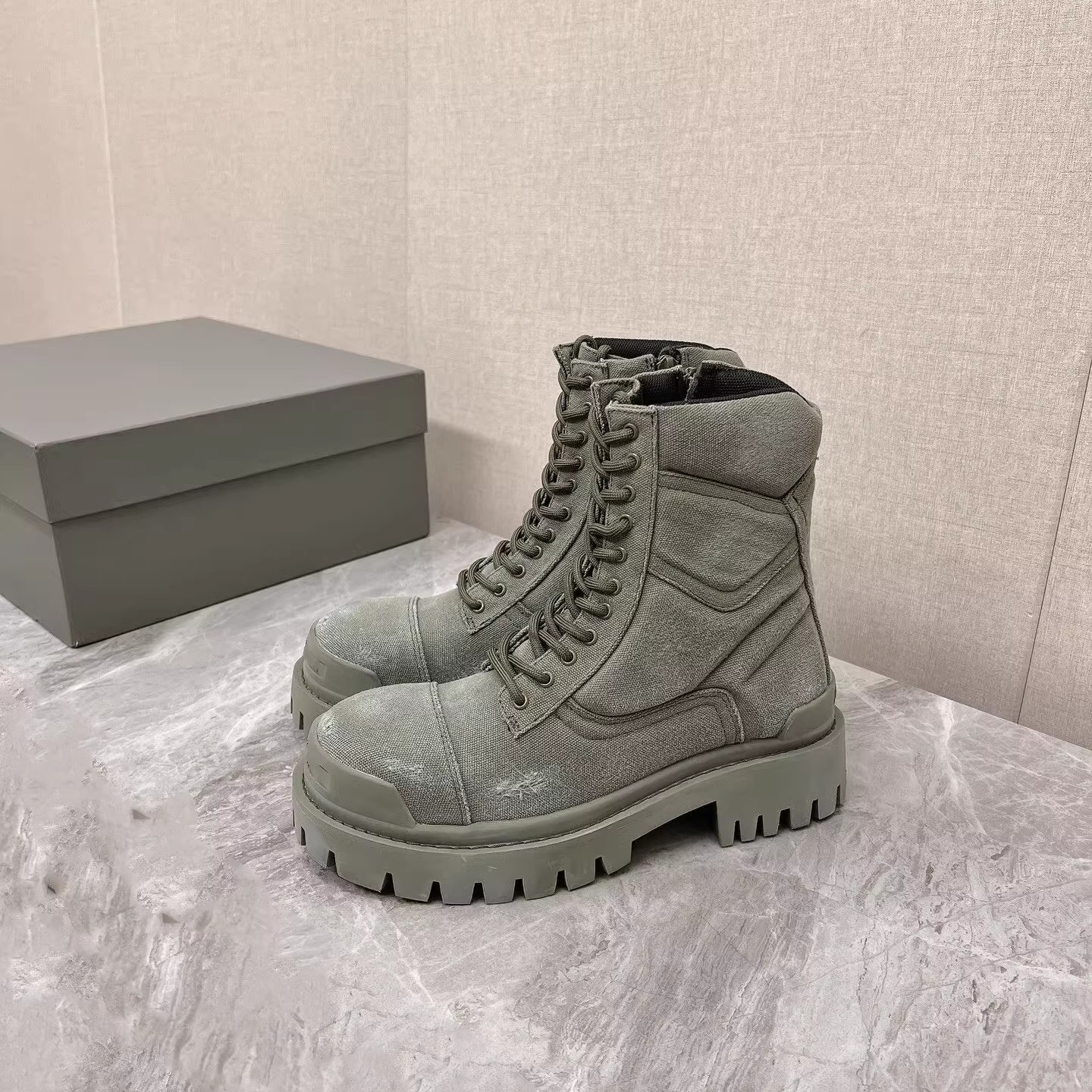 thumbnail for 2024 New Paris Couple Lace-Up Canvas Martin Boots Women&#039s Thick-Soled Short Boots Vintage British Style Flat Motorcycle Boots