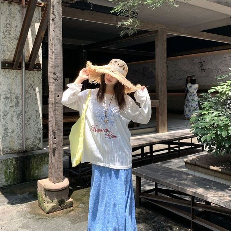 慵懒风印花长袖白色T恤防晒上衣女夏季碎花蓝色半身裙长裙两件套