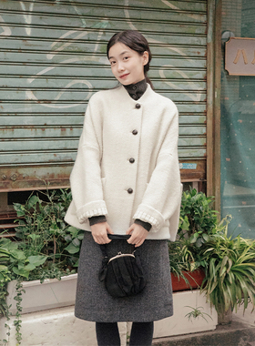Seams Sense｜廓形松弛感浅米白人字纹纯羊毛呢大落肩外套17128