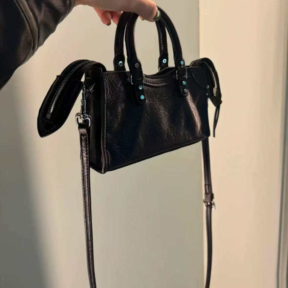 轻奢小众真皮手提单肩斜挎小包