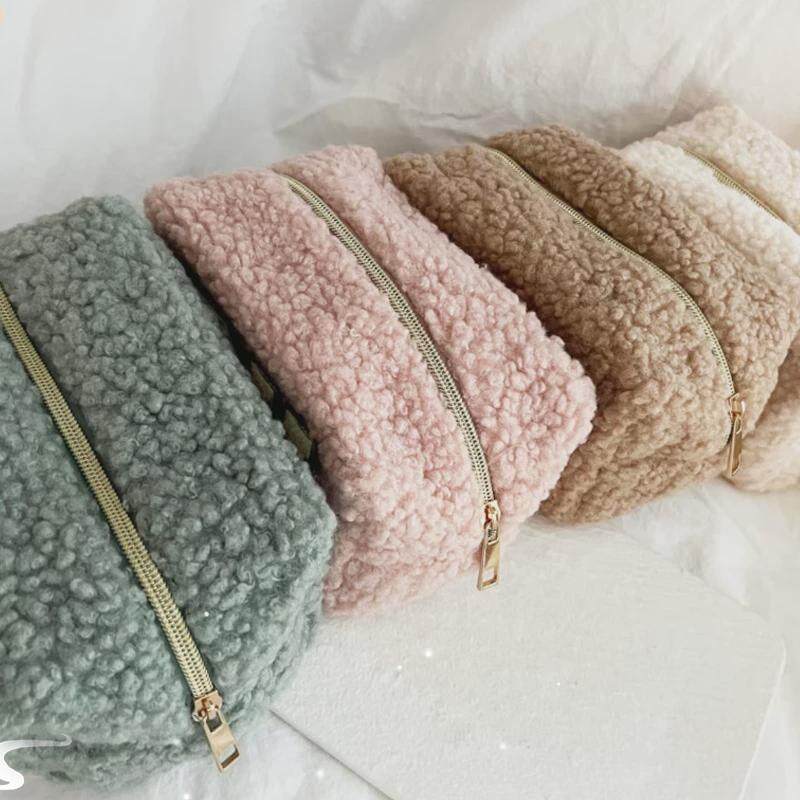 Lambswool Small Cosmetic Bag Cute Plush Makeup Organizer Po1