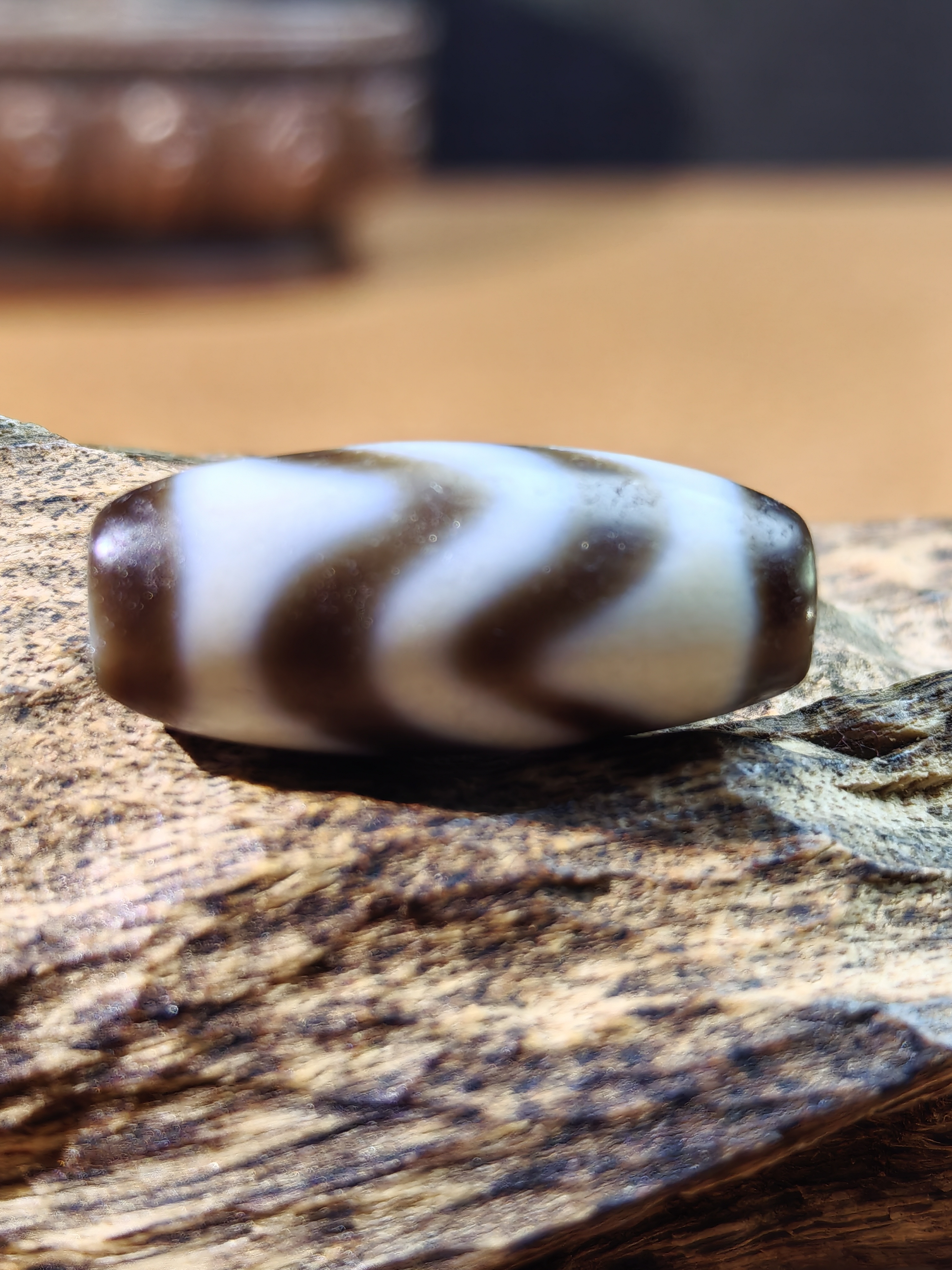 虎牙水纹天珠藏传九眼石页岩玉髓玛瑙玉髓真品金沁蓝沁精致漂亮