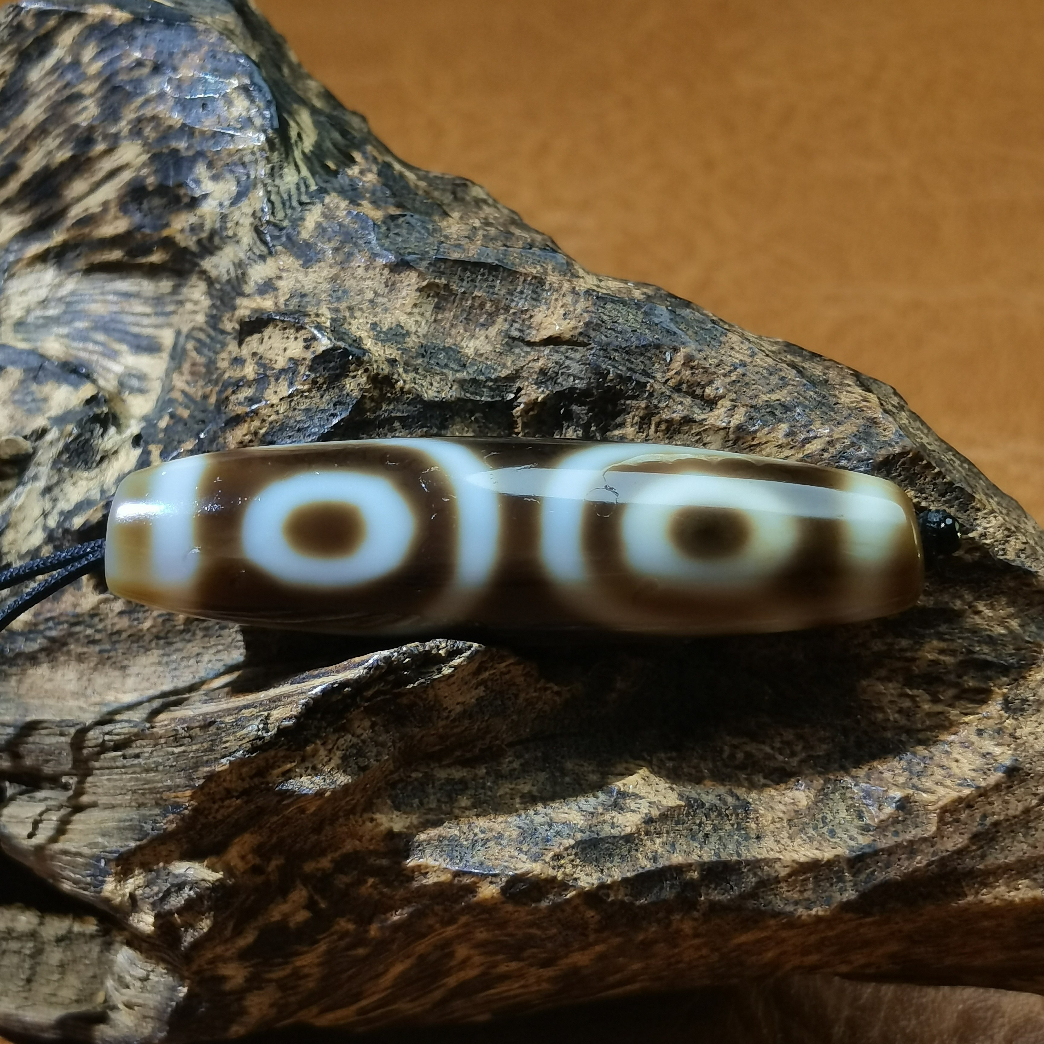 藏区流转油糯包浆熟美宝盖莲花三眼天珠玛瑙玉髓珠藏式锁骨链配饰