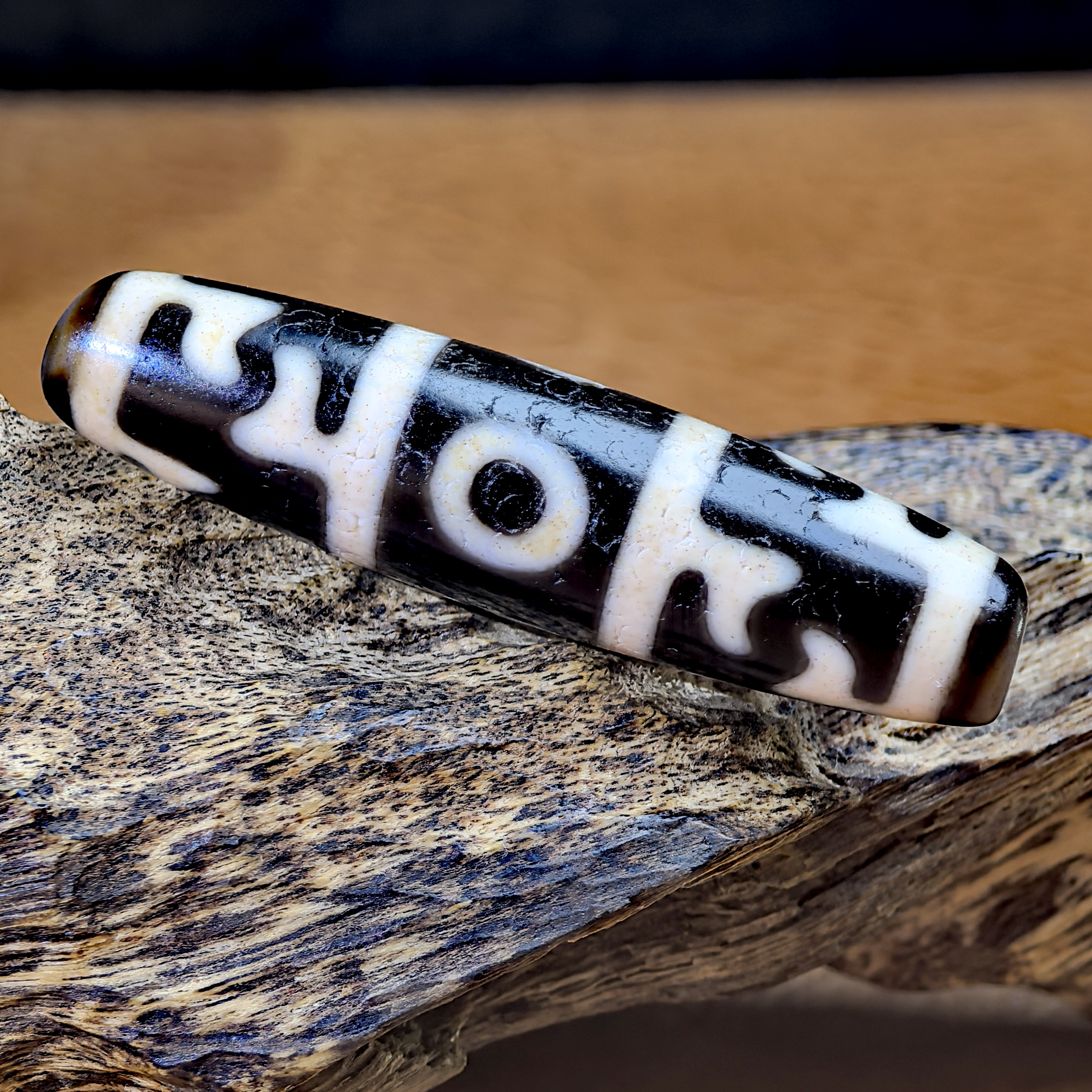 满砂三眼莲师法器天珠藏传九眼石页岩玉髓玛瑙真品浑厚熟美漂亮