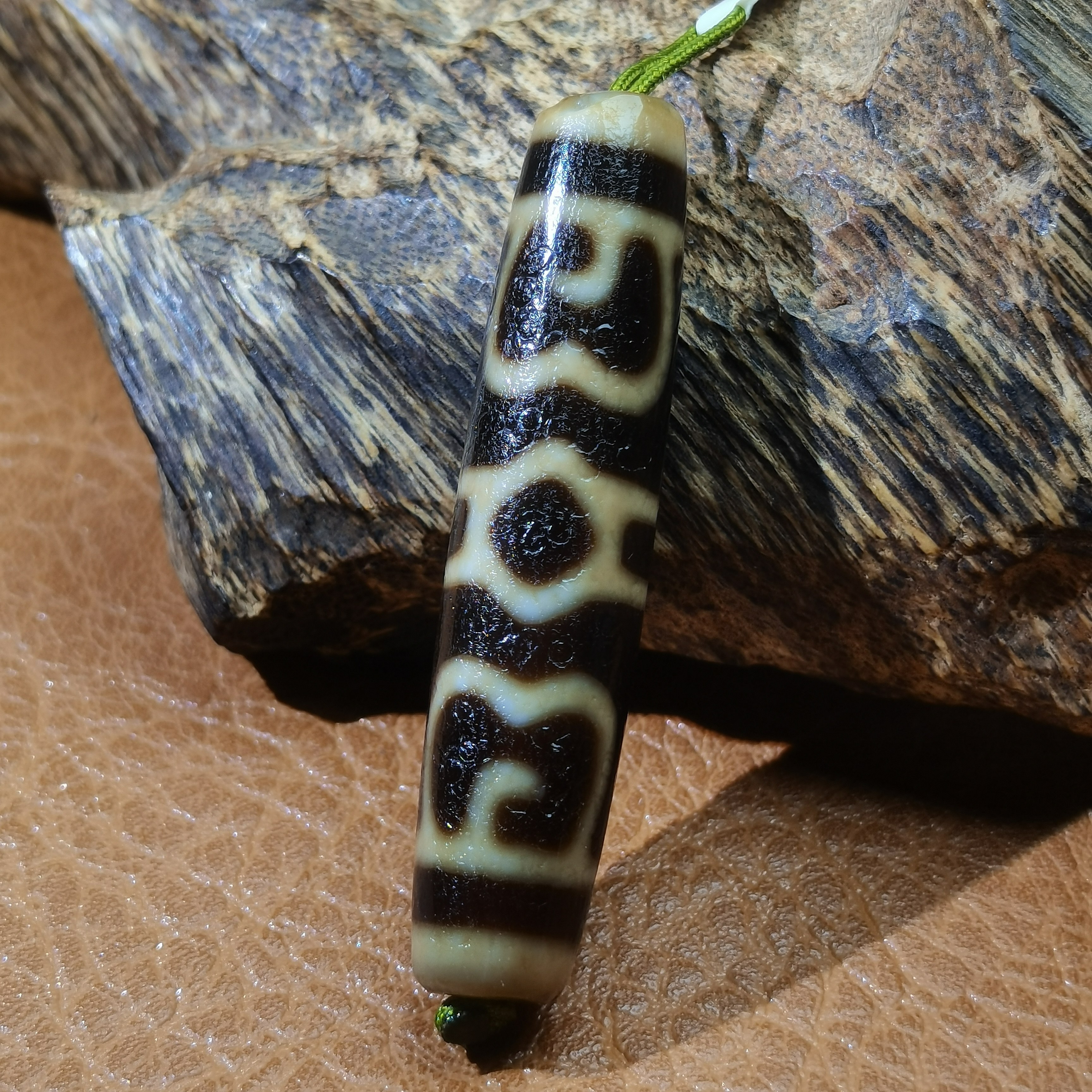 藏系真品大尺寸包浆法帽金刚两眼天珠玛瑙玉髓珠藏式锁骨链配饰