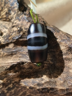 藏区流转天然缠丝凤一眼油糯包浆风化细腻温润玛瑙玉髓珠项链配饰