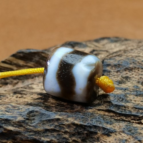 藏区流转风化沧桑牙牙桶珠油润包浆玛瑙玉髓珠藏式锁骨链配饰