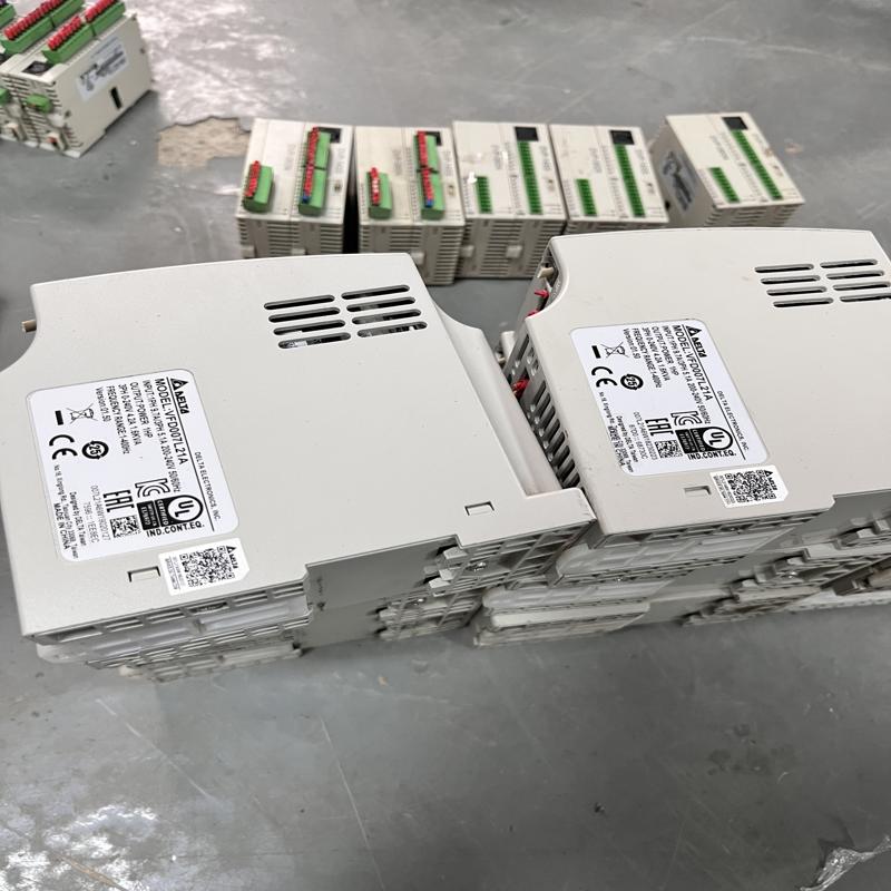 [议价]台达750W变频器 VFD007L21A，成色如图，