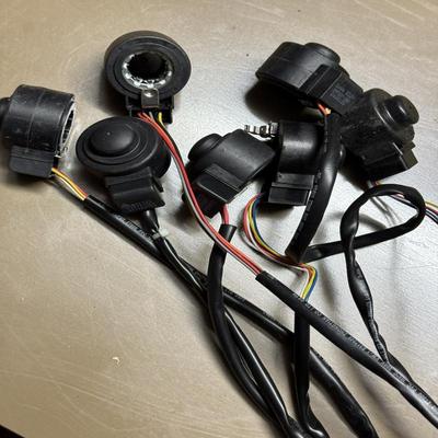 [议价]售全新FujiKoki电子膨胀阀线圈，黑色外观，带有