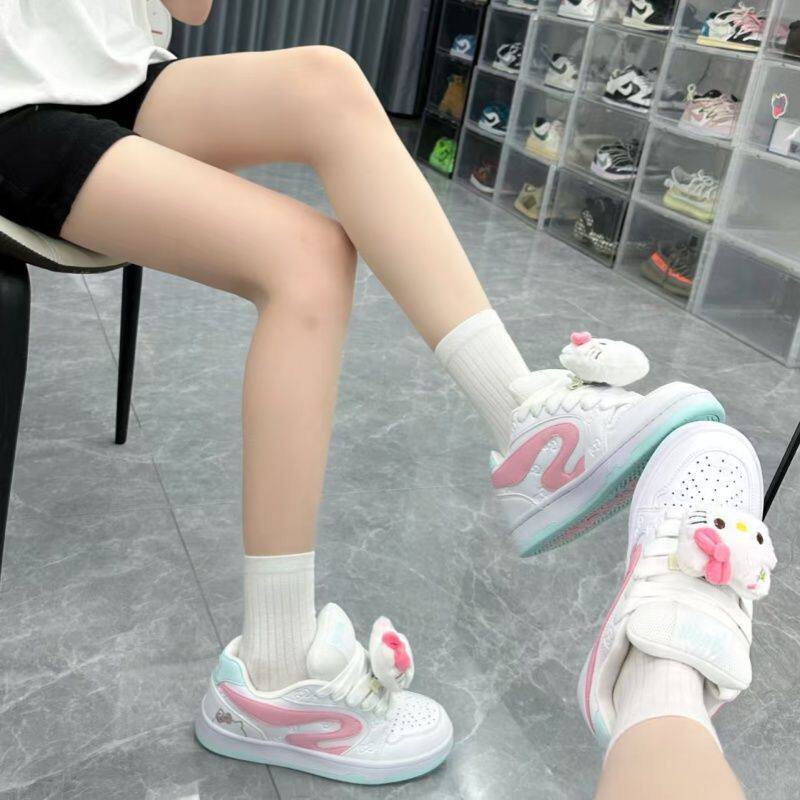环球厚底小白鞋女2026秋季新款校园风学生面包鞋百搭运动休闲板鞋