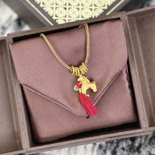 黄金色实心立体锤纹小马流苏吊坠新中式项链长款复古锁骨毛衣链