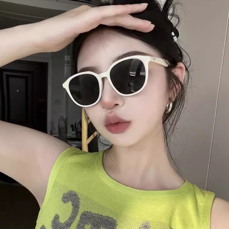 日本优选MUJIE复古奶白色猫眼墨镜女方圆脸显瘦高级感防晒海边度