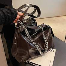 新品新款 高级感大容量包包女包小众黑色通勤质感斜挎包链条饺子