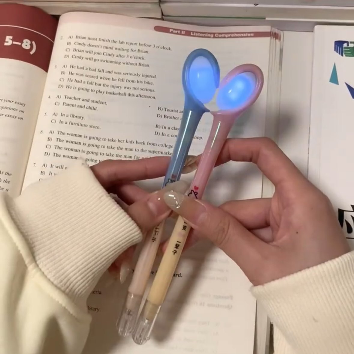 闺蜜感应笔中性笔高颜值情侣心灵感应会发光的笔情人节礼物送女友