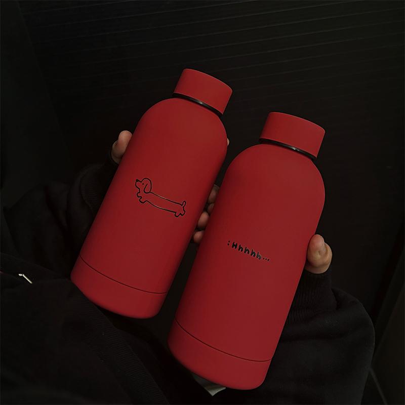 原创新年腊肠小狗红色保温杯