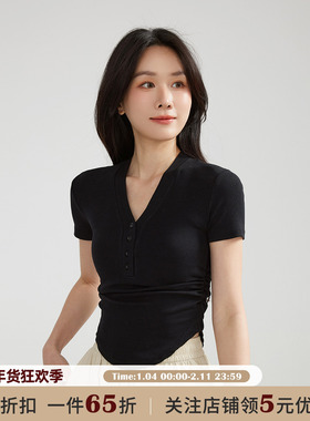 JOCO CHIC 捏褶V领正肩短袖T恤修身辣妹下摆弧形上衣