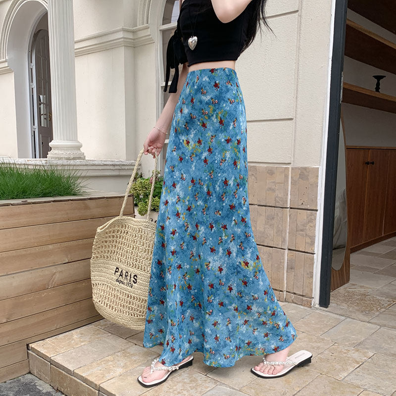 蓝色碎花鱼尾半身裙女2026年夏季新款高腰显瘦a字休闲包臀长裙子