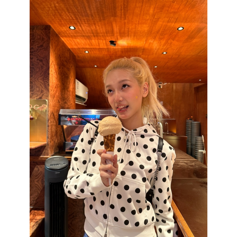 美式复古白色波点连帽卫衣女早秋新款修身显瘦拉链短款开衫外套