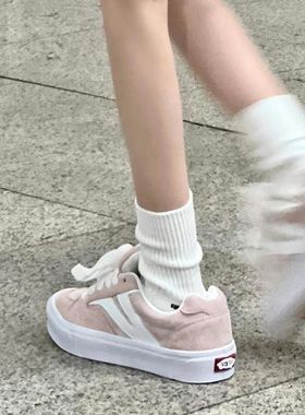 新款粉白色美式字母V面包鞋女ins潮流复古滑板鞋运动通勤休闲鞋