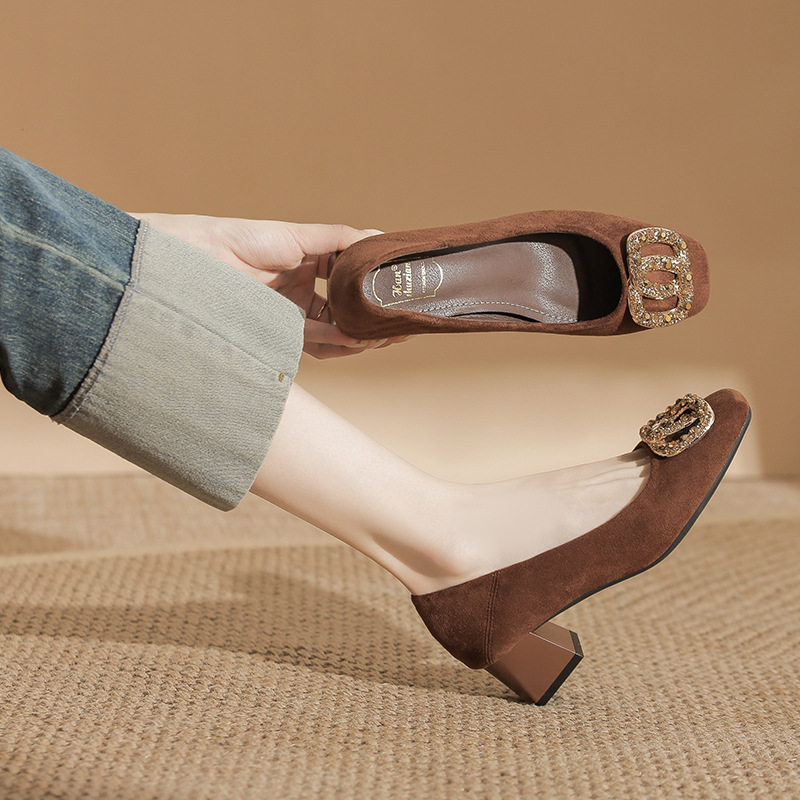 牛皮高跟鞋女2026年新款方头水钻粗跟百搭单鞋软底加绒气质妈妈鞋