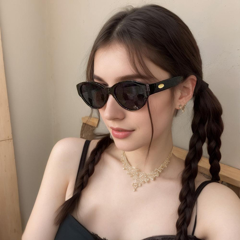 复古黑色墨镜女款高级感方圆脸欧美太阳眼镜2025新款海边防紫外线