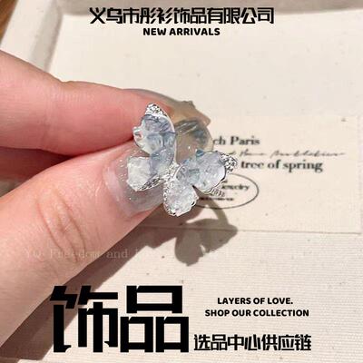 义乌市彤衫饰品夏季碎冰蓝蝴蝶开口戒指女小众设计轻奢高级感食指