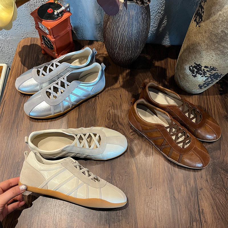 真皮复古交叉绑带德训鞋女2026夏季新款平底阿甘鞋休闲百搭运动鞋