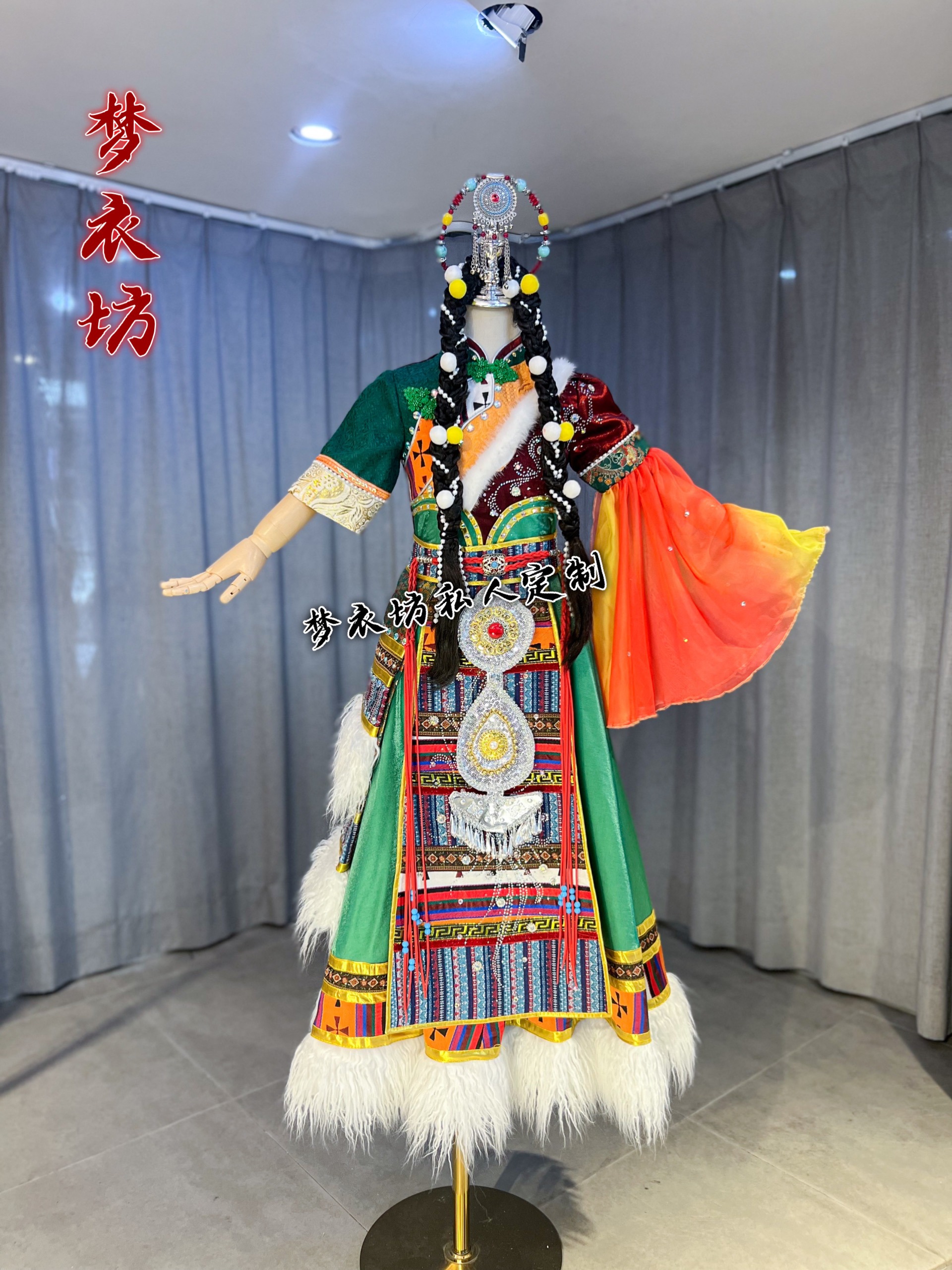 女童红色绿色藏族康巴族