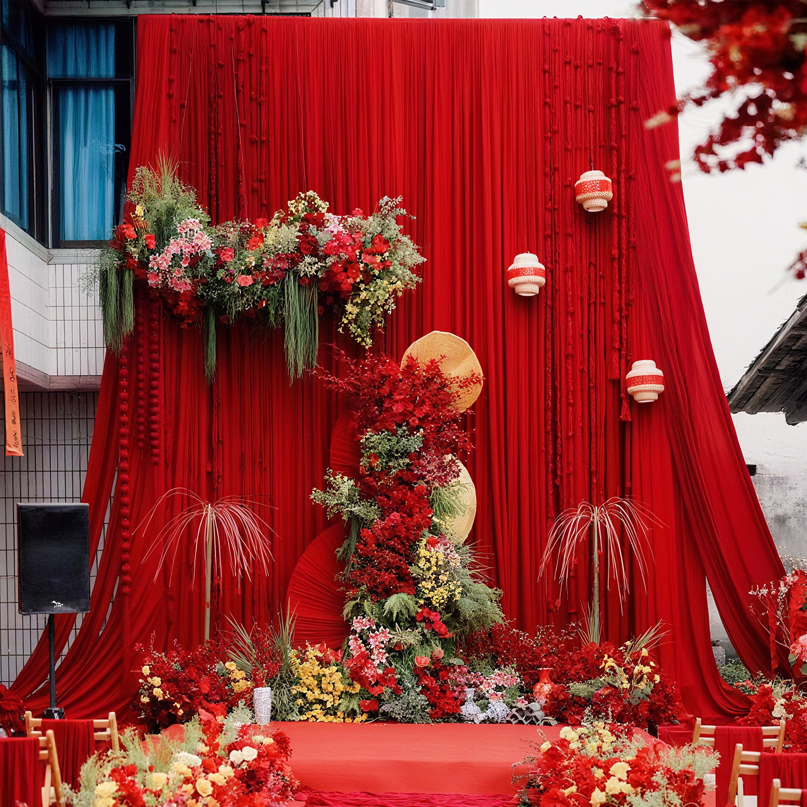 新款酒红丝绒布幔装饰婚礼现场户外婚礼舞台背景纱幔布加厚黑色桌