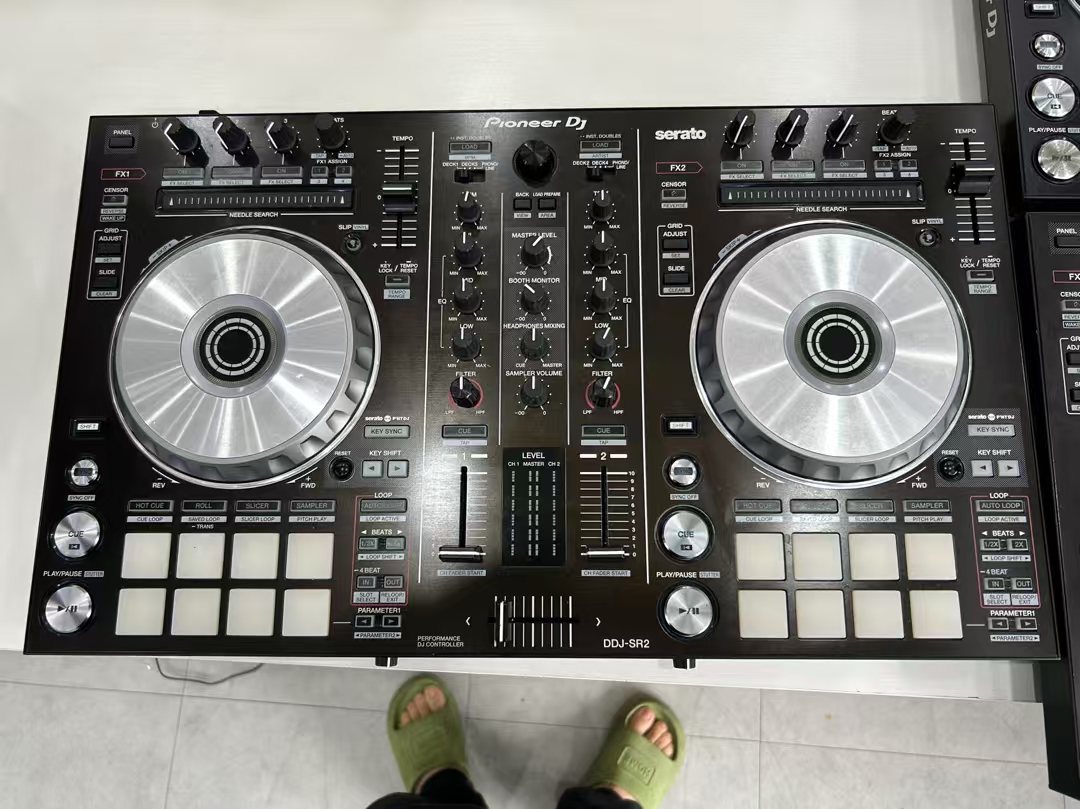 先锋打碟机DDJ-SR2包房小钢炮支持Serato软件数码控制一体机