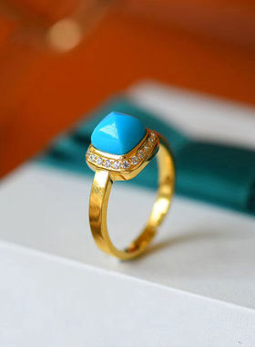 绿松石方形文艺风小巧金字塔戒指