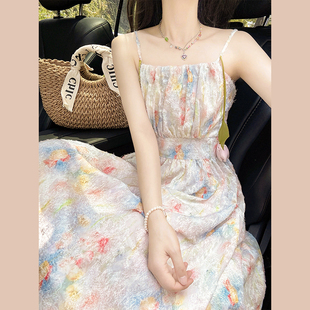 海邊度假粉色碎花吊帶連衣裙子女夏季 多巴胺氣質(zhì)收腰長裙 2025新款