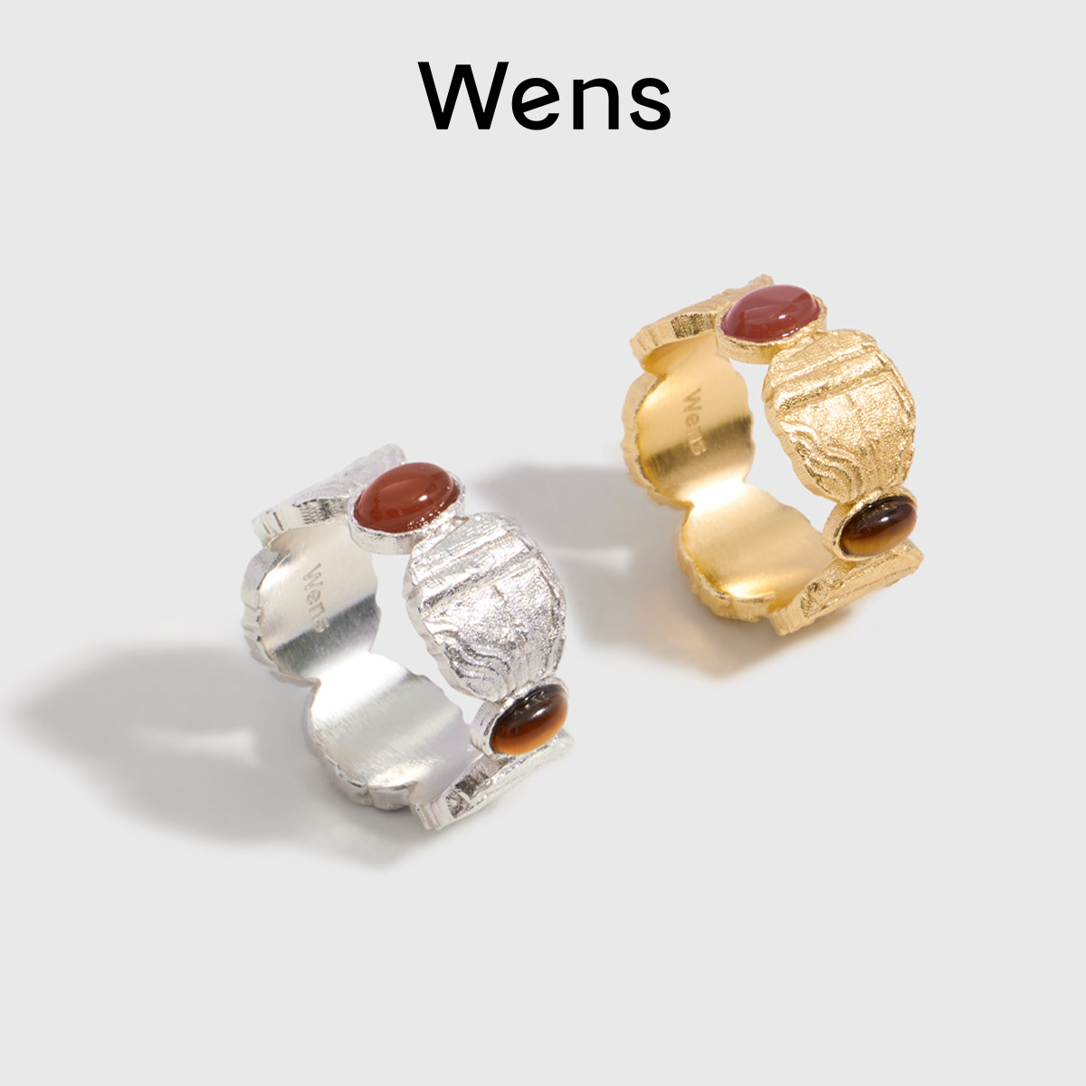 Wens KISS系列金银双色镶石拼接浮雕纹理戒指复古高级红玛瑙指环