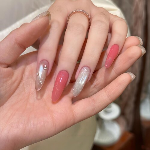 新款纯手工穿戴甲玫红蜜桃粉闪钻高级感纯欲风辣妹显白美甲