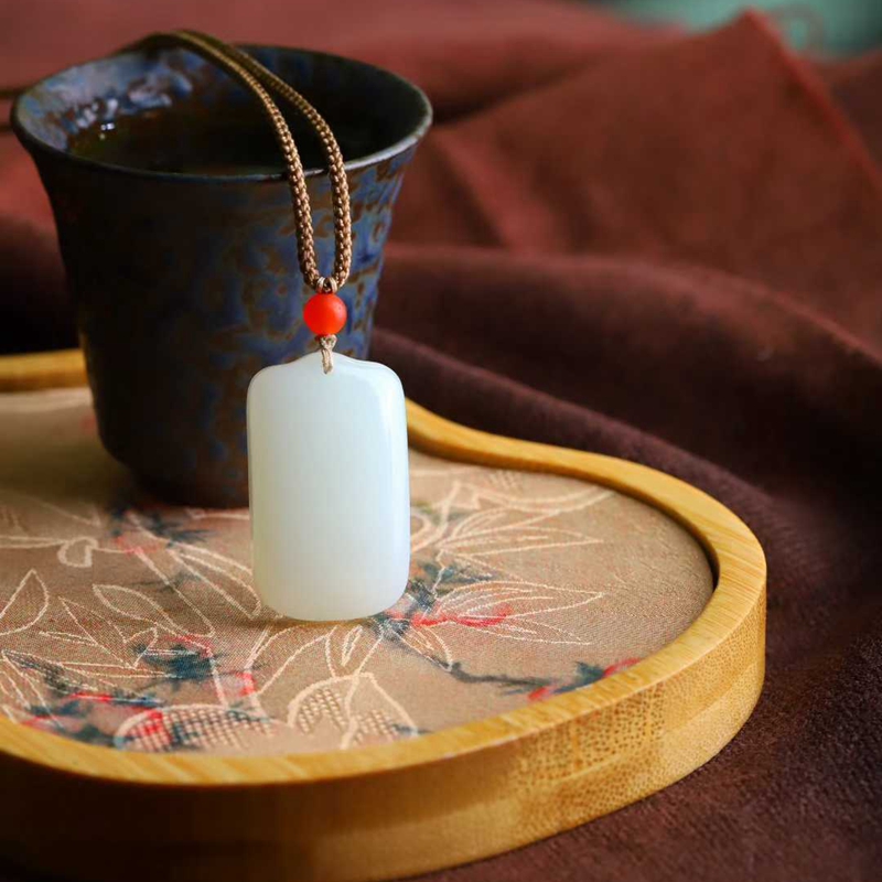 天然新疆和田玉玉器工厂店俄料老料简约款玉石平安牌吊坠挂件带证