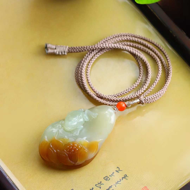 天然和田玉玉器工厂店新疆且末料老料俏糖色玉石青蛙莲花吊坠挂件