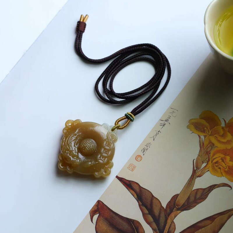 天然和田玉玉器工厂店新疆且末料糖料玉石十二生肖龙吊坠挂件带证