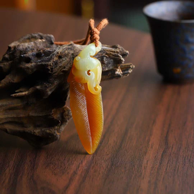 天然和田玉玉器工厂店新疆且末料糖料玉石蝙蝠树叶吊坠挂件带证