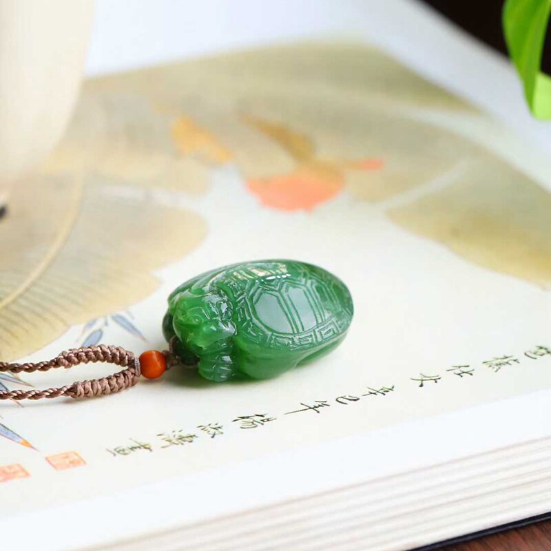 天然新疆和田玉玉器工厂店俄料碧玉老料玉石工艺品龙龟吊坠挂件