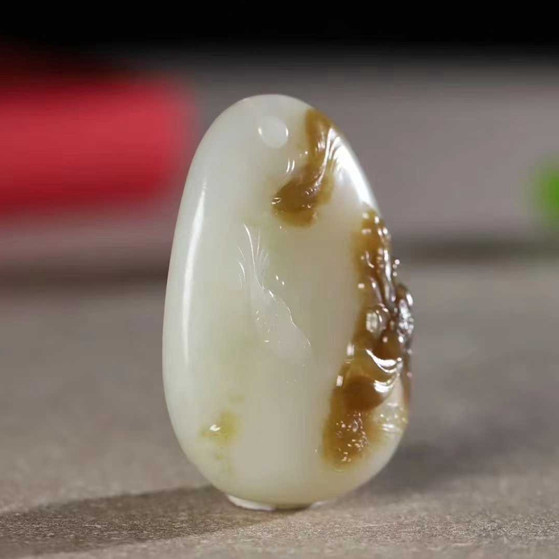 天然新疆和田玉玉器工厂店俄料俏糖色鲤鱼闹莲玉石莲花鱼吊坠挂件