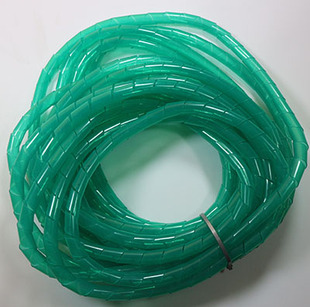 10米绿色阻燃PE缠绕管绕线管束线管带理线器集线器绝缘包线管厨房