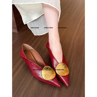 福建裕元鞋业女鞋法式！金色尖头金属扣单鞋女夏季两穿浅口中跟小