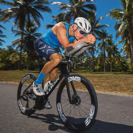 2XU Core系列男士骑行服连体服户外比赛服无袖铁三服透气紧身服