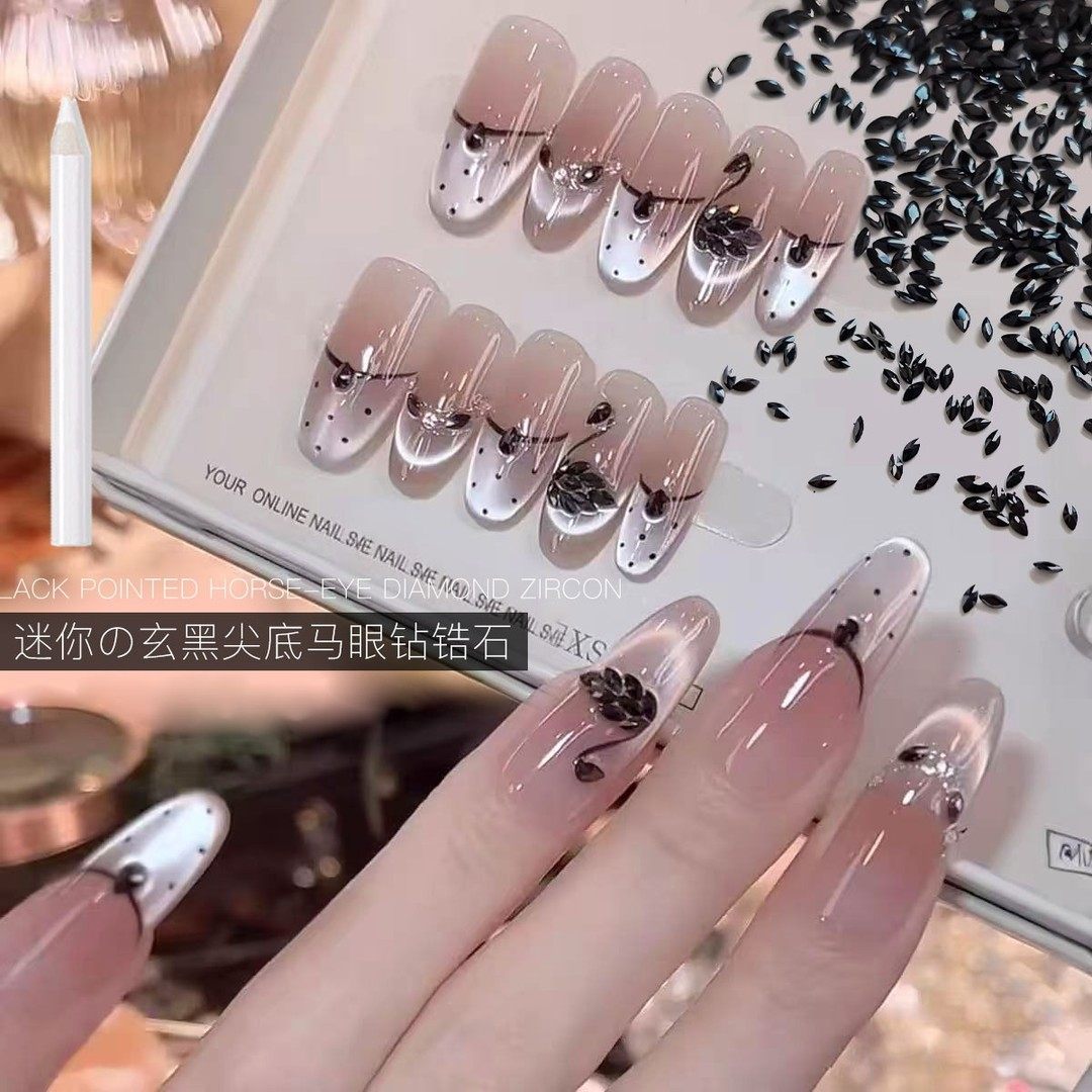 【菊籽老师推荐】黑色菱形尖底马眼锆石钻饰美甲饰品混装迷你小号,彩妆/香水/美妆工具,美甲工具,淘宝优惠券,粉丝福利购,淘宝优惠卷