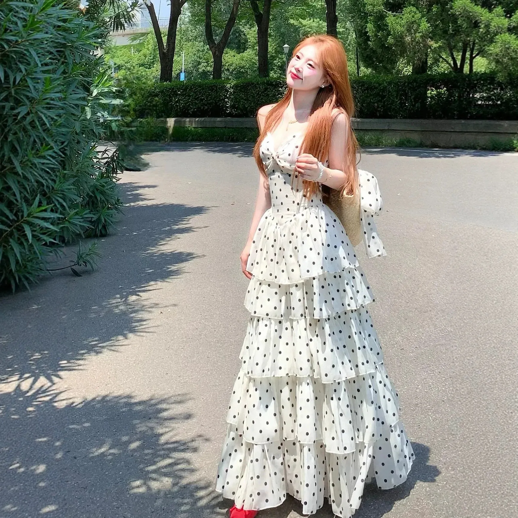 法式波点吊带露背带胸垫连衣裙夏季海边度假风收腰显瘦蛋糕长裙子