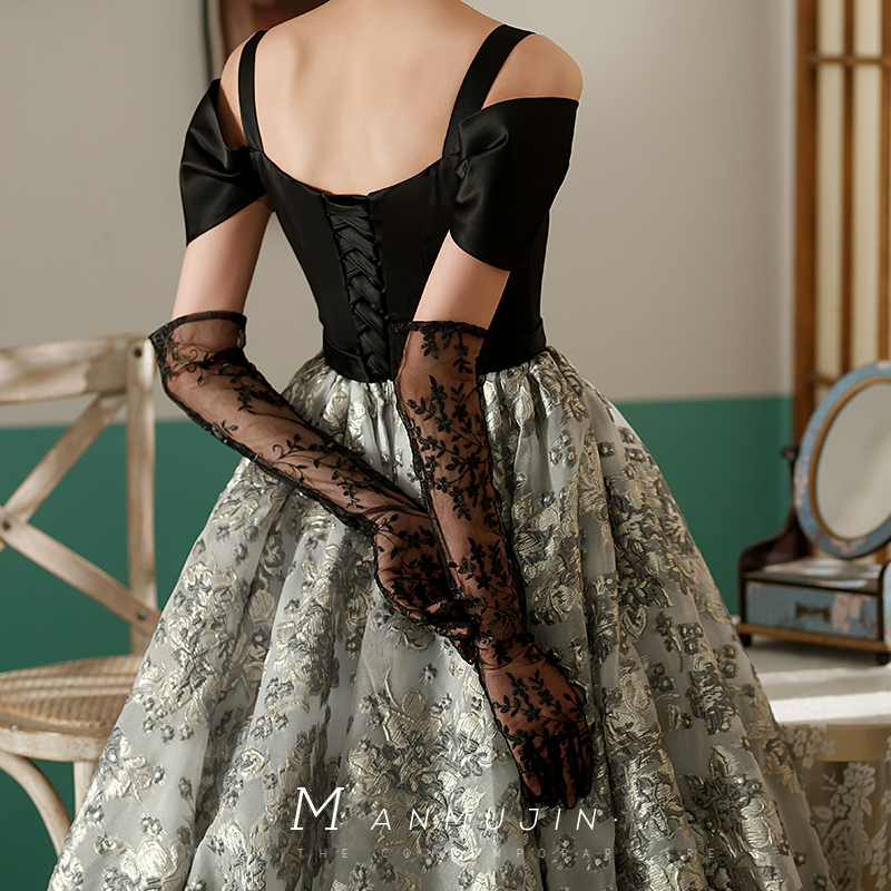 复古高级感刺绣蕾丝长款黑色手套