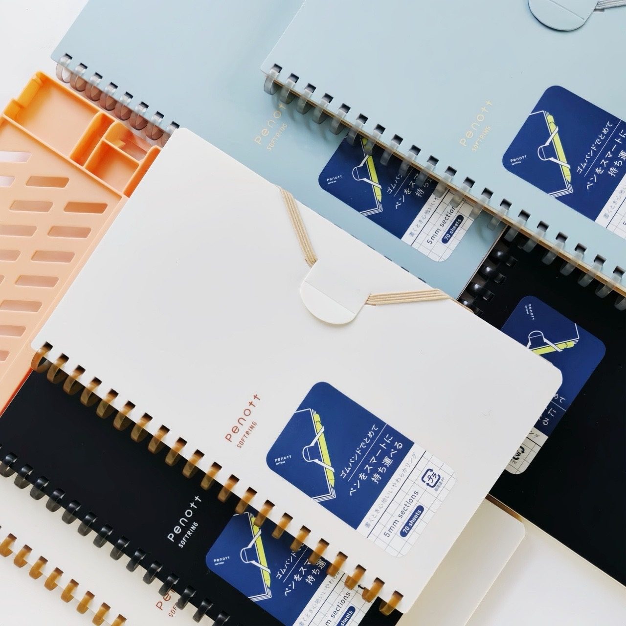 日本KOKUYO国誉Penott纤薄软线圈笔记本方格记事本自带绑带笔夹本