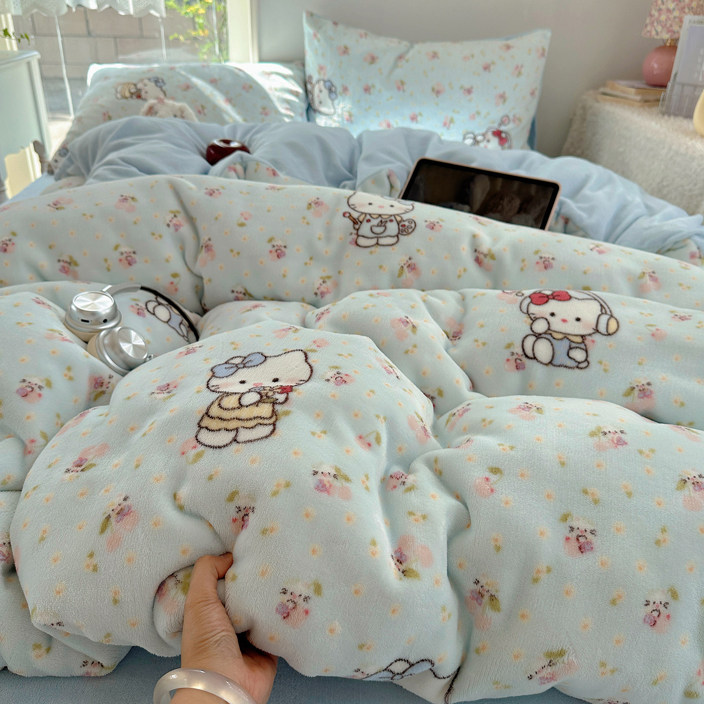 少女心浅蓝猫咪加厚牛奶绒四件套
